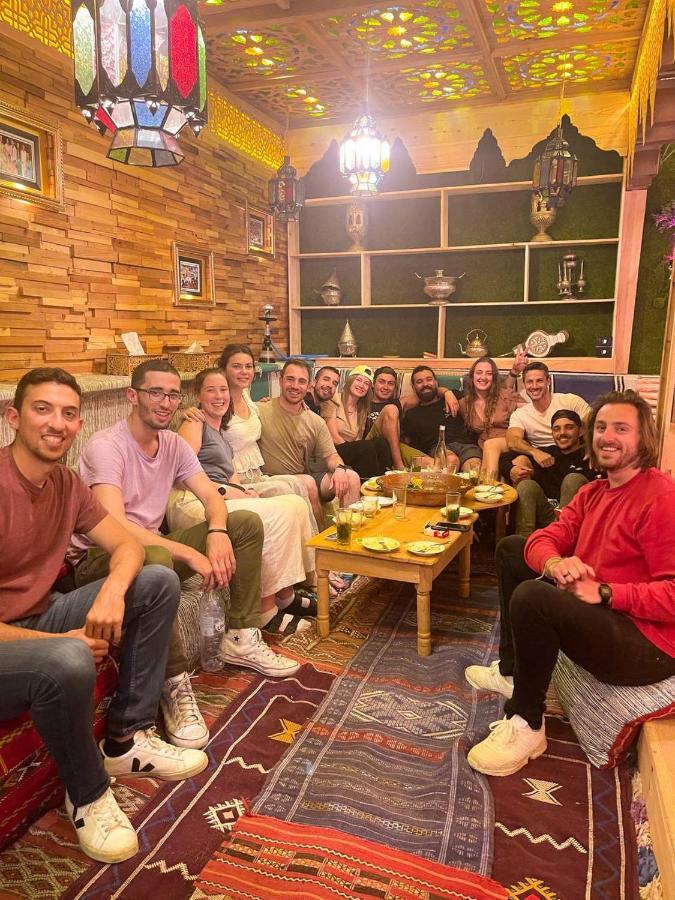 Riad Verus Fes Luaran gambar