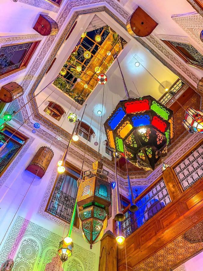Riad Verus Fes Luaran gambar