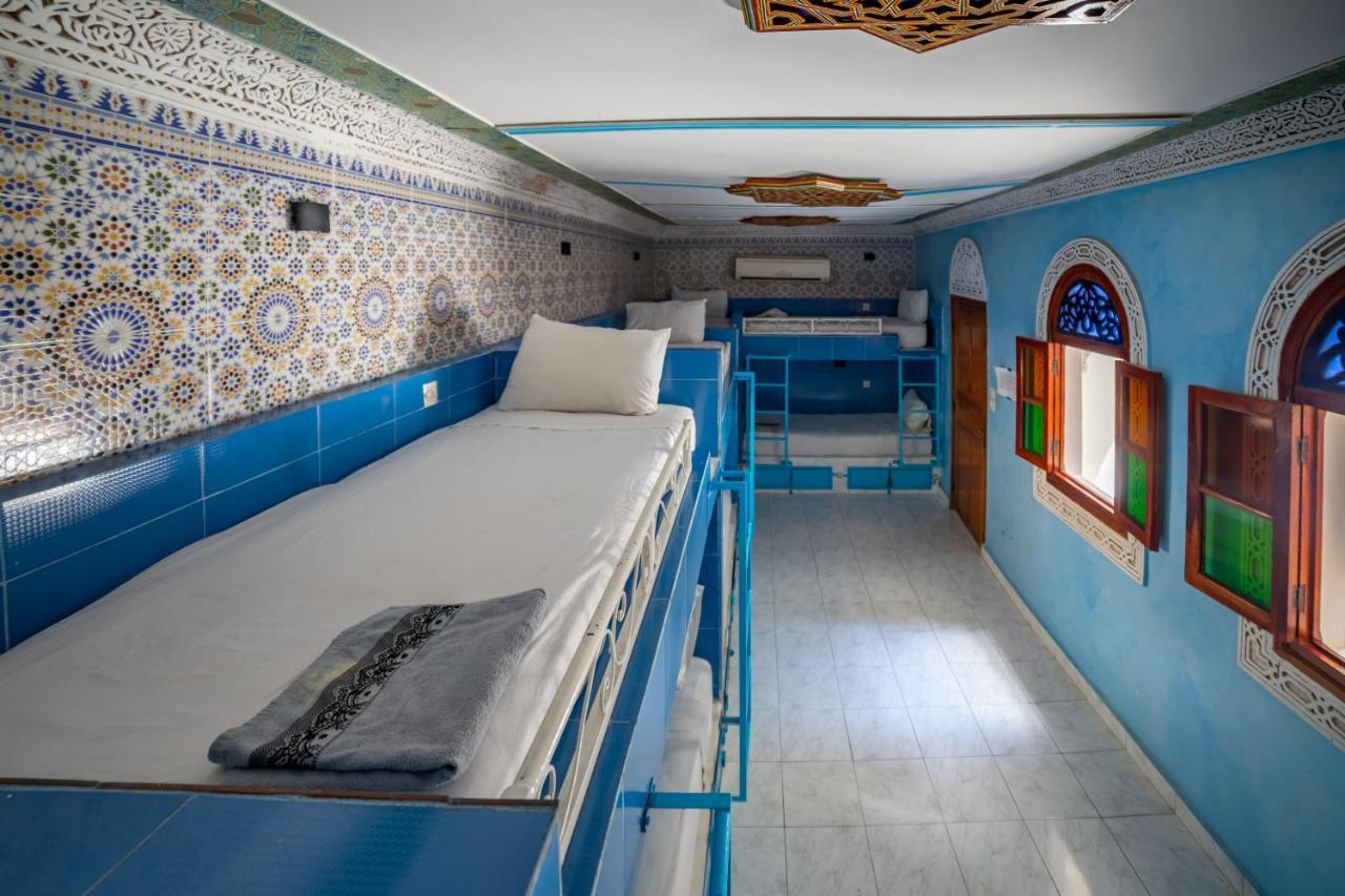 Riad Verus Fes Luaran gambar