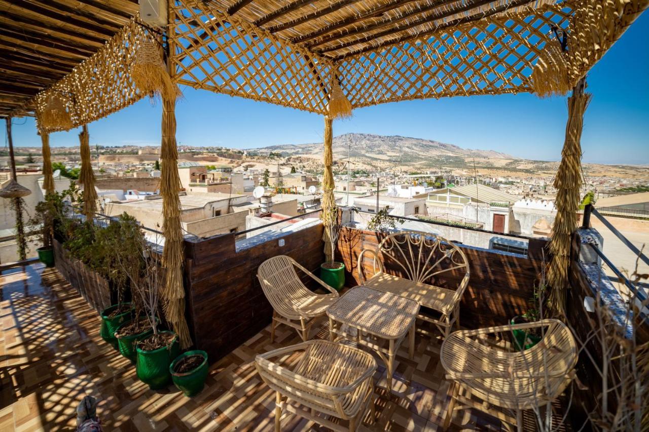 Riad Verus Fes Luaran gambar