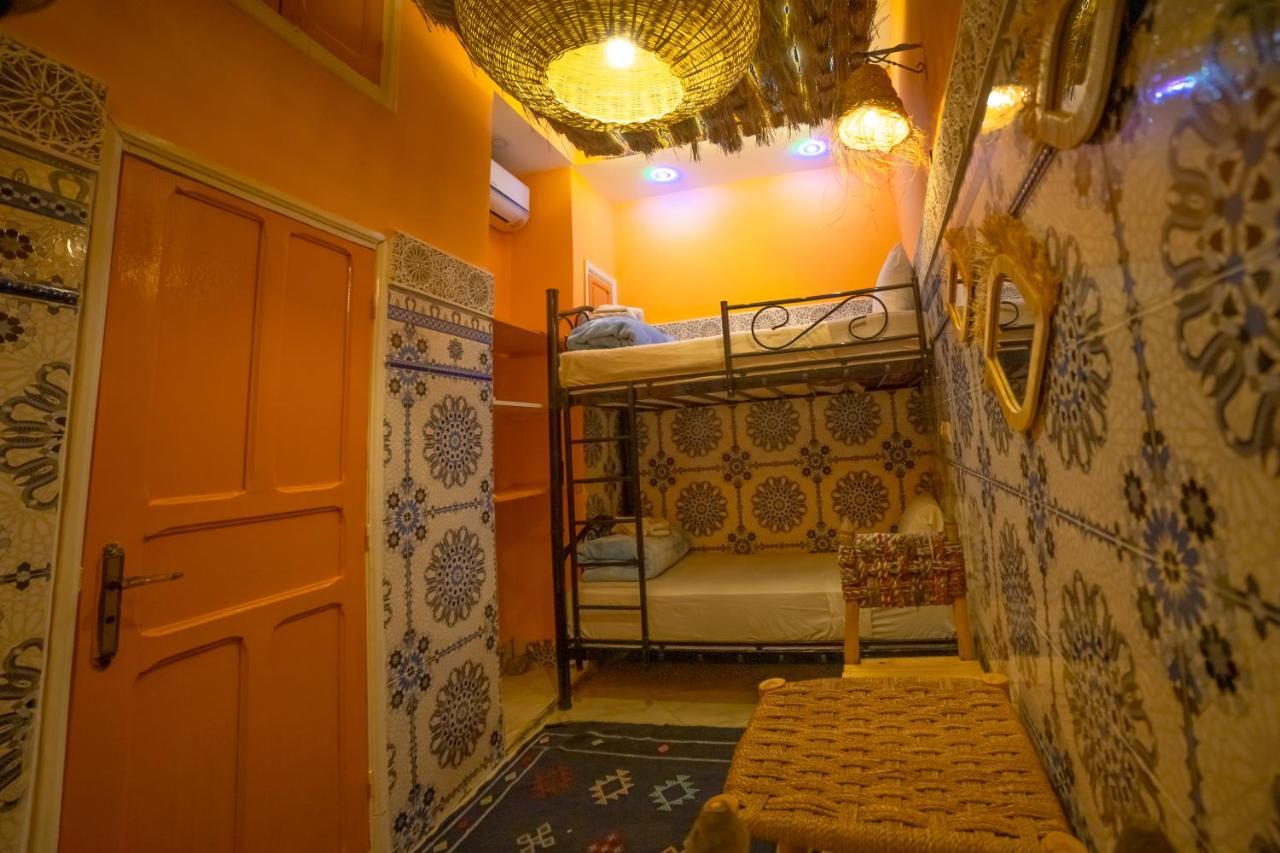 Riad Verus Fes Luaran gambar