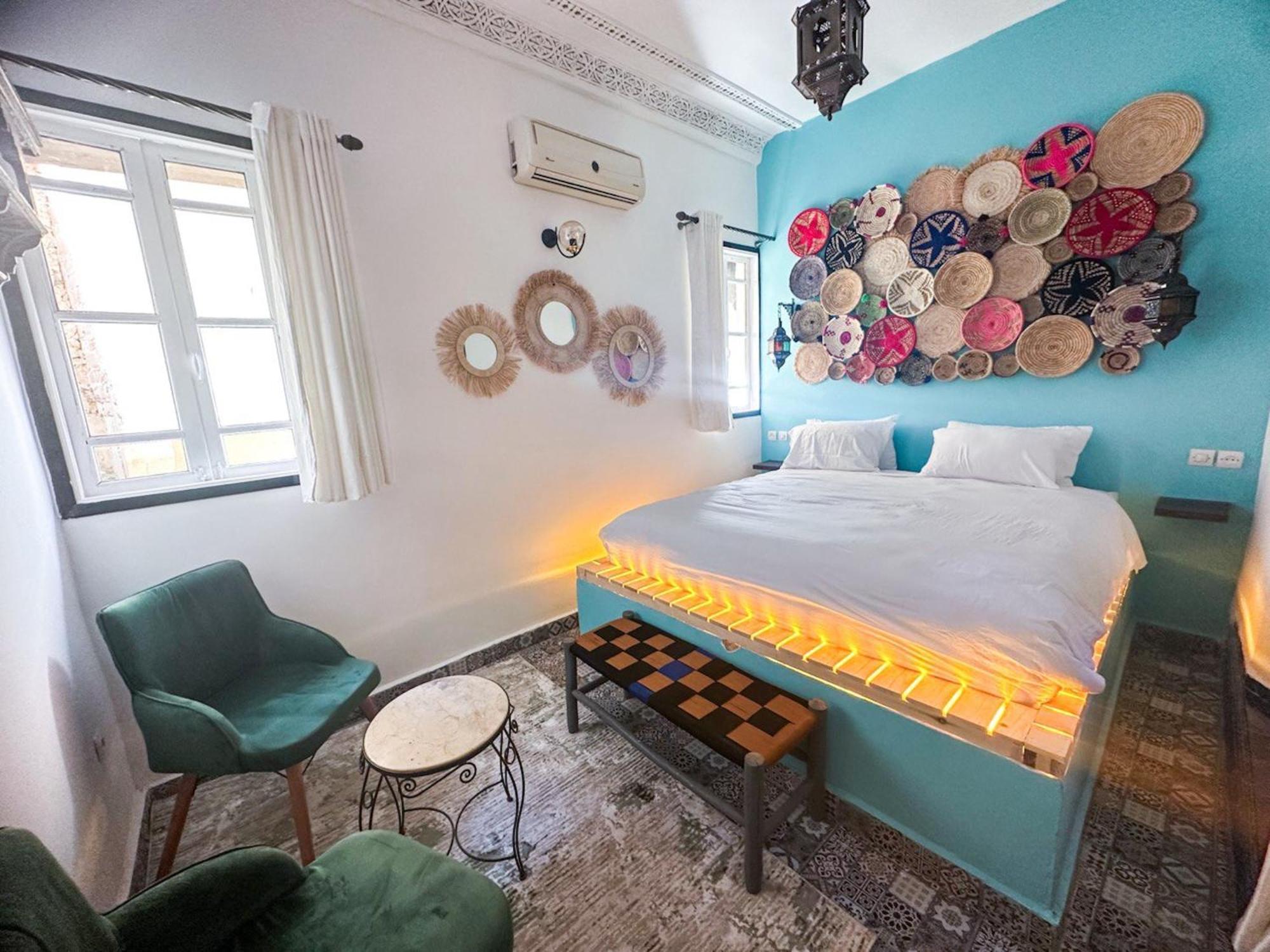 Riad Verus Fes Luaran gambar