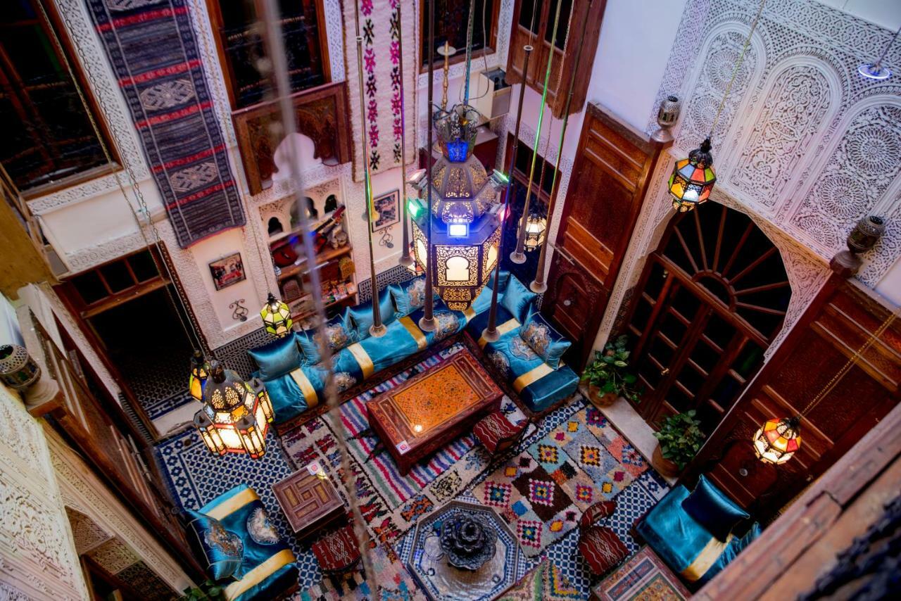 Riad Verus Fes Luaran gambar